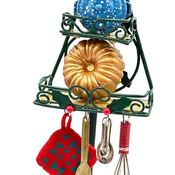 Hallmark Keepsake Ornament O Kitchen Rack 2005 Utensils Pots Bundt Pan - Picture 4 of 6